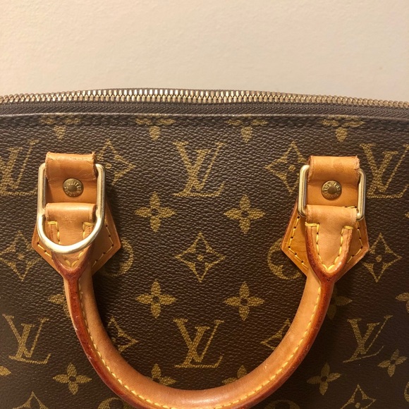 SOLD!! Authentic LV Alma Monogram - Picture 6 of 12